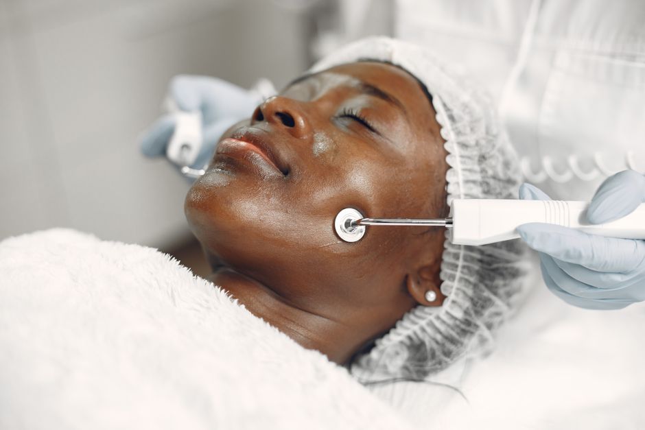 Appareil de soin du visage microcourant & ultrasons